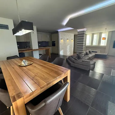 Forest House Holiday home Yarema